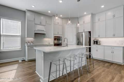 8601 Homeplace Drive, Jacksonville FL - photo 12 of 43