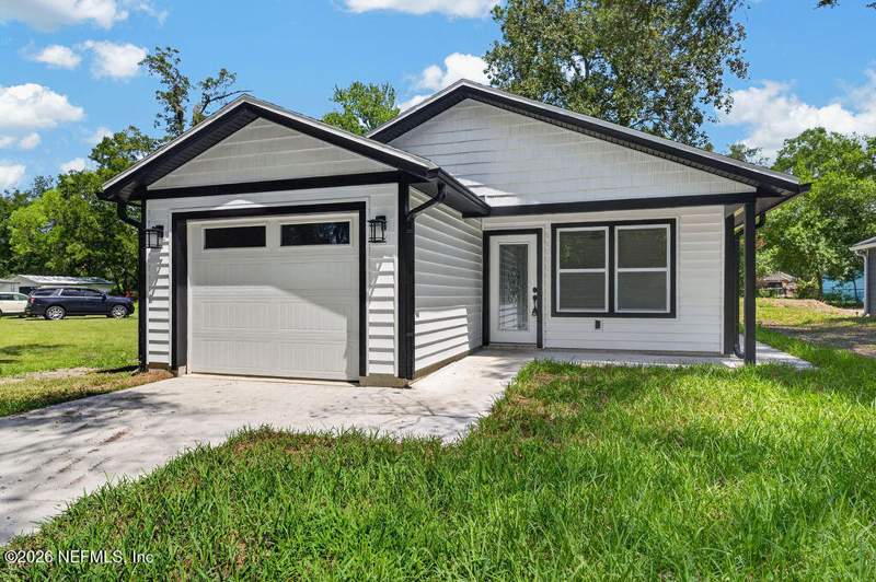 4 bedroom Single Family Residence at 8365 Susie Street, Jacksonville Heights, Jacksonville — photo 2