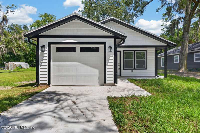 4 bedroom Single Family Residence at 8365 Susie Street, Jacksonville Heights, Jacksonville — photo 1