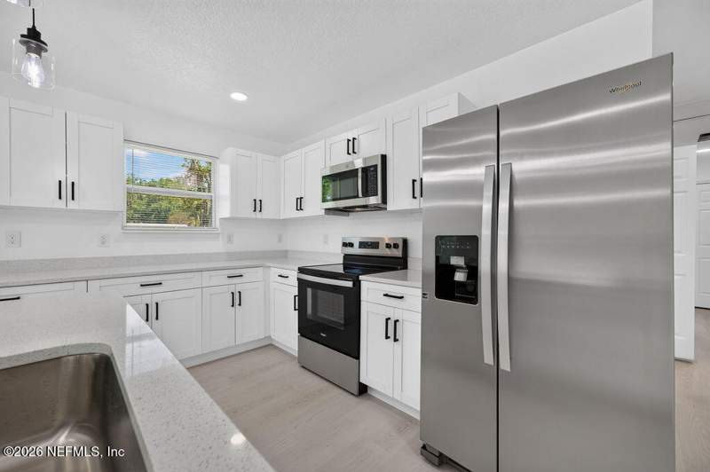 4 bedroom Single Family Residence at 8365 Susie Street, Jacksonville Heights, Jacksonville — photo 4