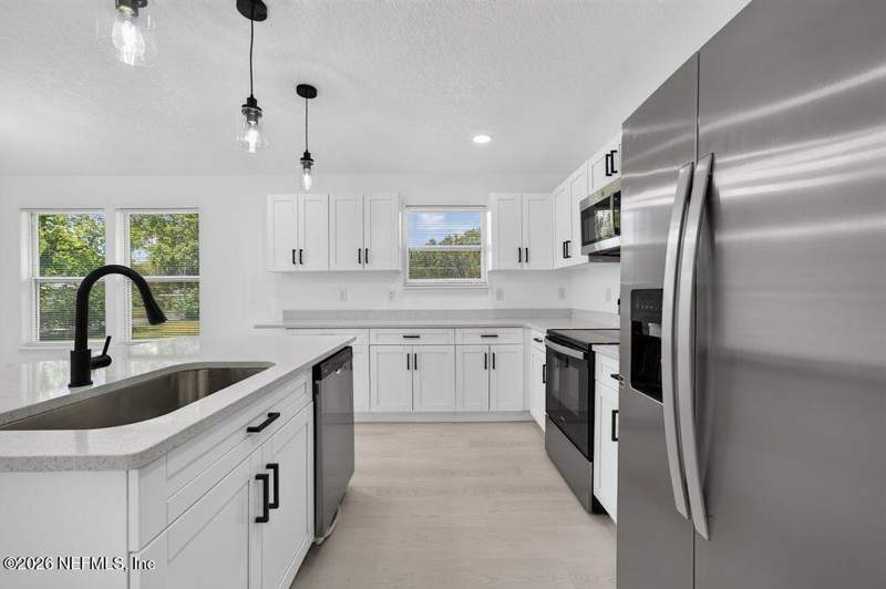 4 bedroom Single Family Residence at 8365 Susie Street, Jacksonville Heights, Jacksonville — photo 5