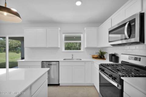 7106 Sandperch Street, Jacksonville FL - photo 7 of 23