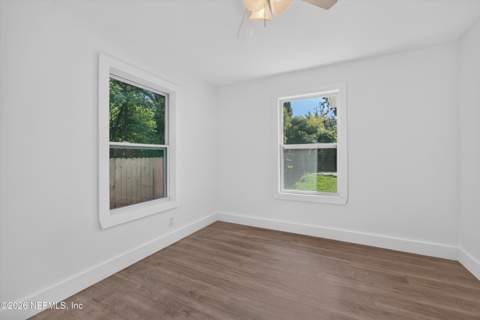 4468 Englewood Ave Avenue, Jacksonville FL - photo 17 of 33