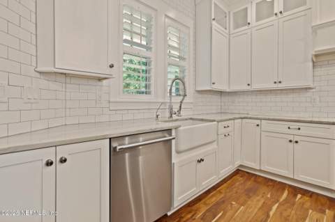 3710 Royal Palm Key, Jacksonville Beach FL - photo 19 of 109