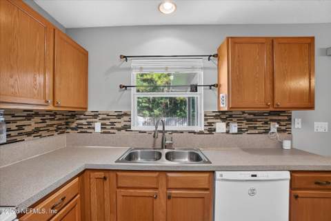 11790 Pleasant Creek Drive, Jacksonville FL - photo 12 of 43
