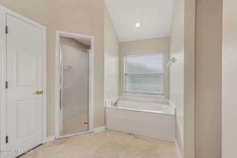 9210 Hawks Point Drive, Jacksonville FL - photo 18 of 35