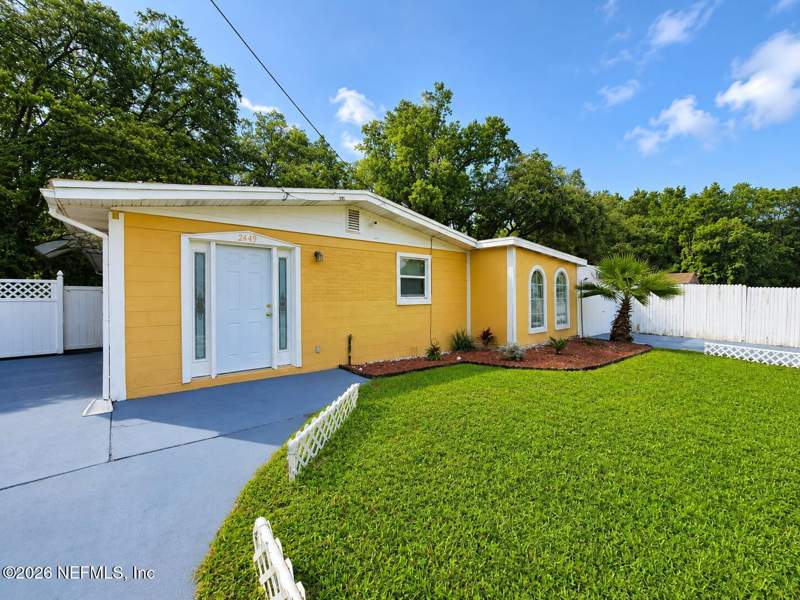 3 bedroom Single Family Residence at 2449 Lane Avenue, Cedar Hills Estates, Jacksonville — photo 3