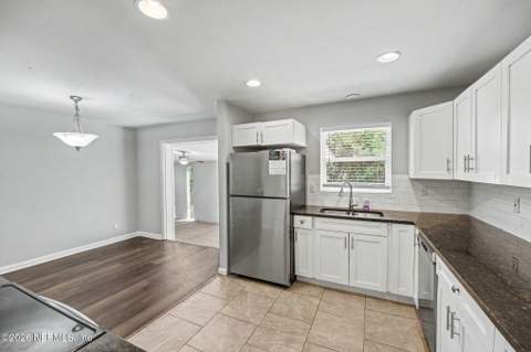 2313 Ardmore Court, Jacksonville FL - photo 9 of 21