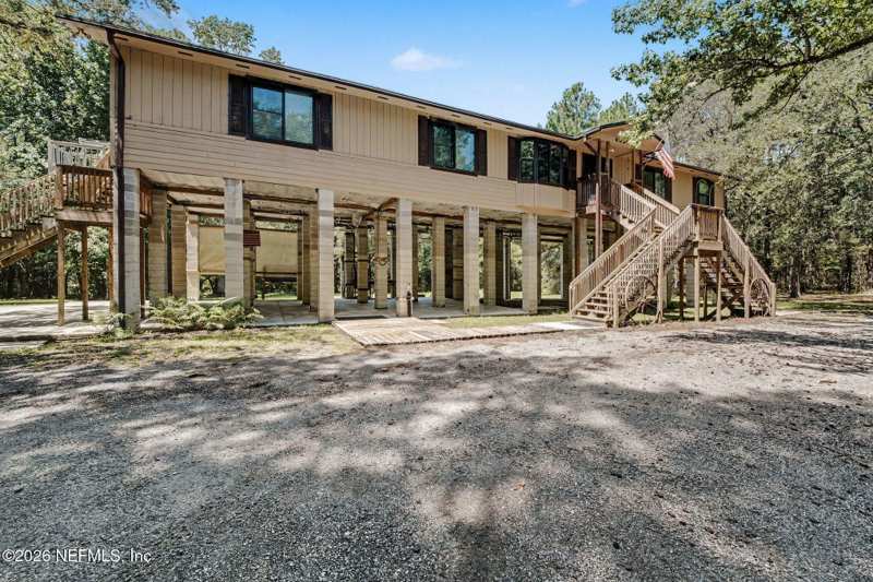 3 bedroom Single Family Residence at 4059 Inglewood Drive, Metes & Bounds, Middleburg — photo 1