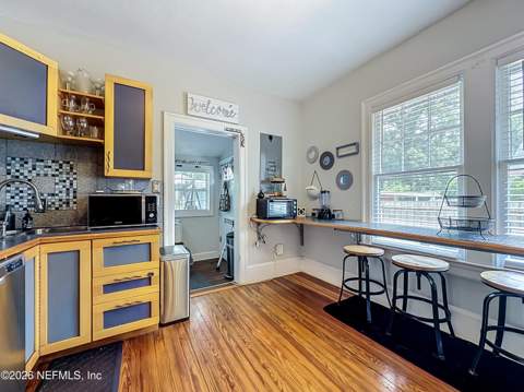 7022 Alpine Street, Jacksonville FL - photo 9 of 21