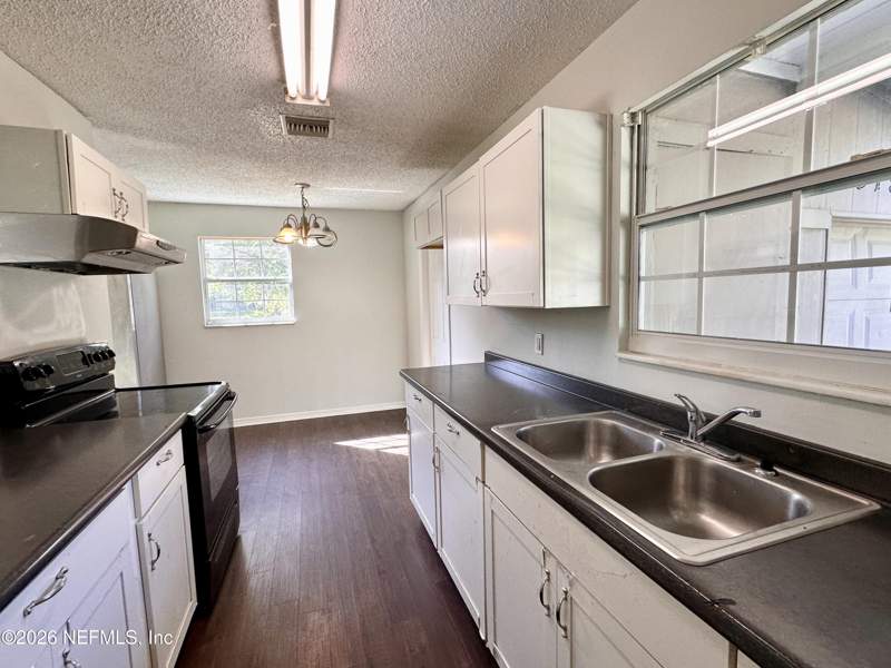 3 bedroom Single Family Residence at 2319 Eudine Drive, Cedar Hills Estates, Jacksonville — photo 5