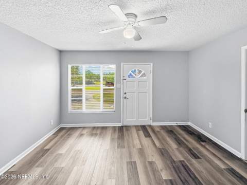 6043 Malcone Lane, Jacksonville FL - photo 11 of 44