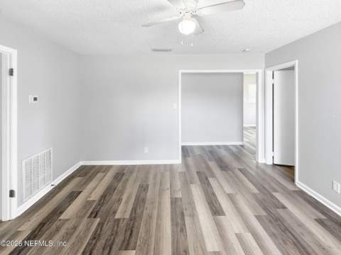 6043 Malcone Lane, Jacksonville FL - photo 13 of 44