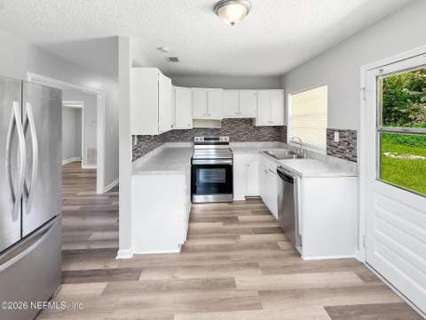 6043 Malcone Lane, Jacksonville FL - photo 15 of 44
