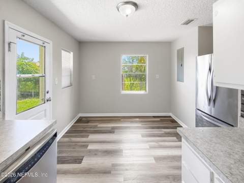 6043 Malcone Lane, Jacksonville FL - photo 17 of 44