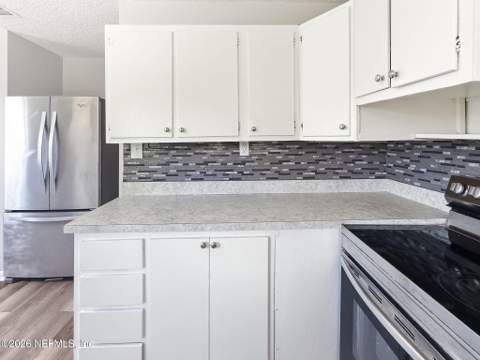 6043 Malcone Lane, Jacksonville FL - photo 18 of 44