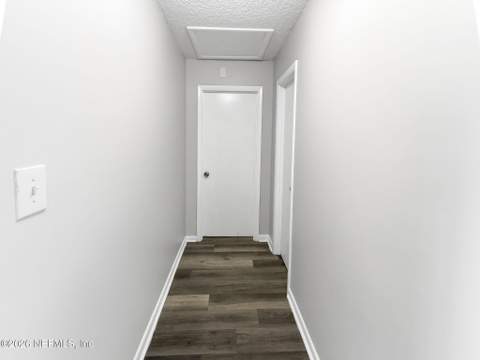 6043 Malcone Lane, Jacksonville FL - photo 20 of 44