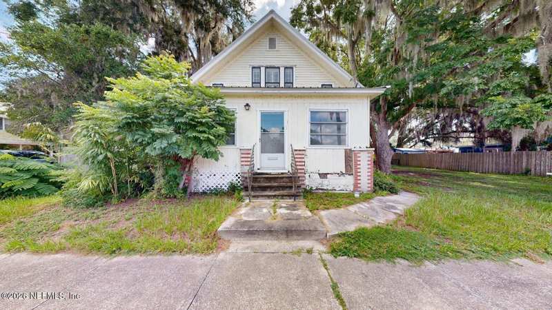 1 bedroom Single Family Residence at 216 N Summit Street, Crescent City Add, Crescent City — photo 1