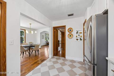 4369 Garibaldi Avenue, Jacksonville FL - photo 9 of 32