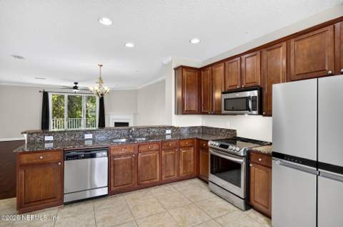 4460 Congressional Drive, Jacksonville FL - photo 7 of 36