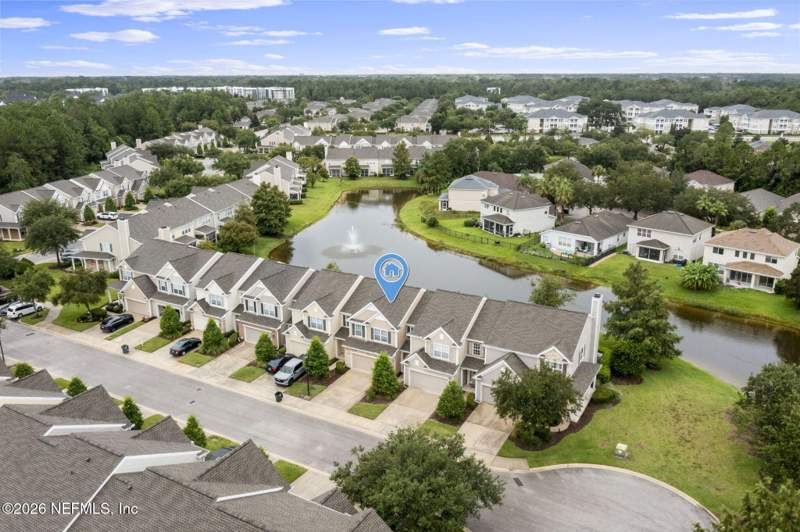 3 bedroom Townhouse at 8390 Cannonwood Lane, Ironwood, Jacksonville — photo 3