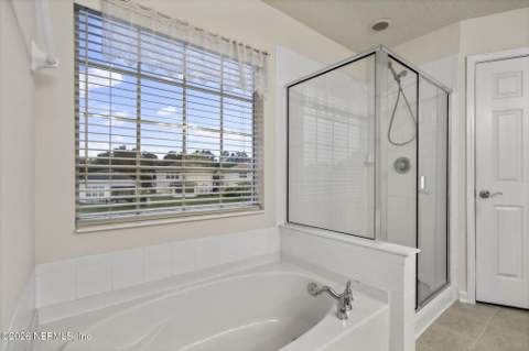 8390 Cannonwood Lane, Jacksonville FL - photo 15 of 54
