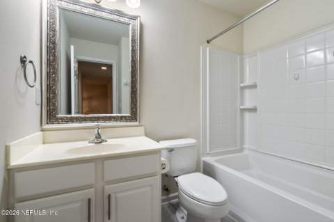 8390 Cannonwood Lane, Jacksonville FL - photo 18 of 54