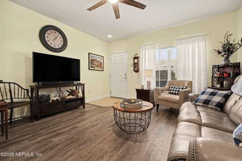 6545 Arching Branch Circle, Jacksonville FL - photo 9 of 17