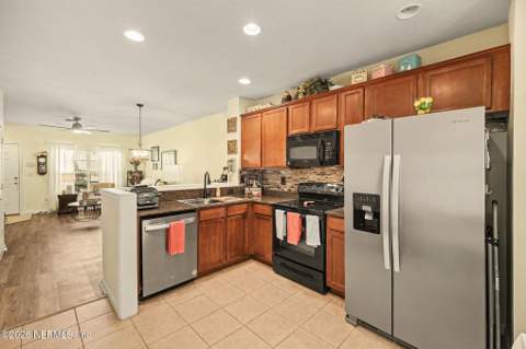 6545 Arching Branch Circle, Jacksonville FL - photo 11 of 17
