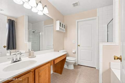 8168 Leafcrest Drive, Jacksonville FL - photo 15 of 25