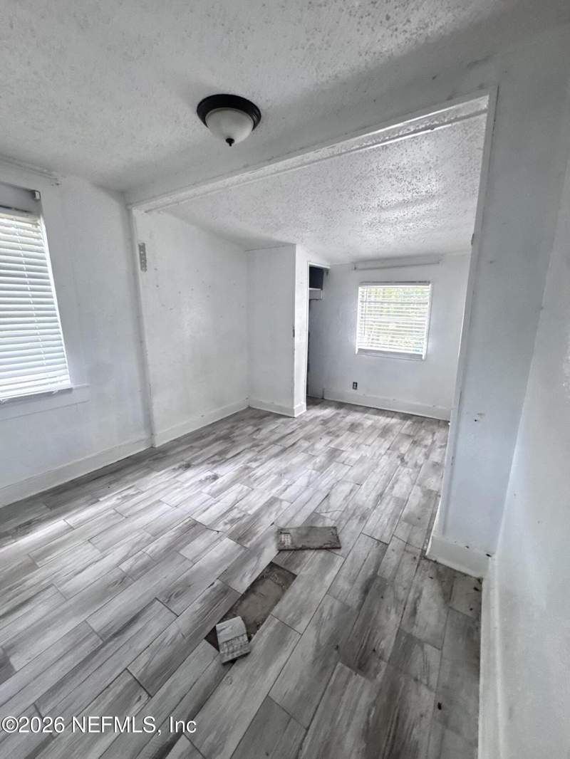 3 bedroom Single Family Residence at 3634 Rogers Avenue, Edmunsons Beverly Hi, Jacksonville — photo 3