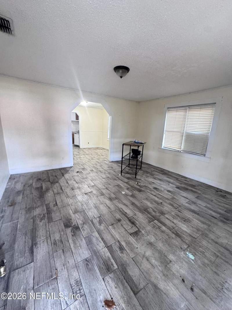 3 bedroom Single Family Residence at 3634 Rogers Avenue, Edmunsons Beverly Hi, Jacksonville — photo 2