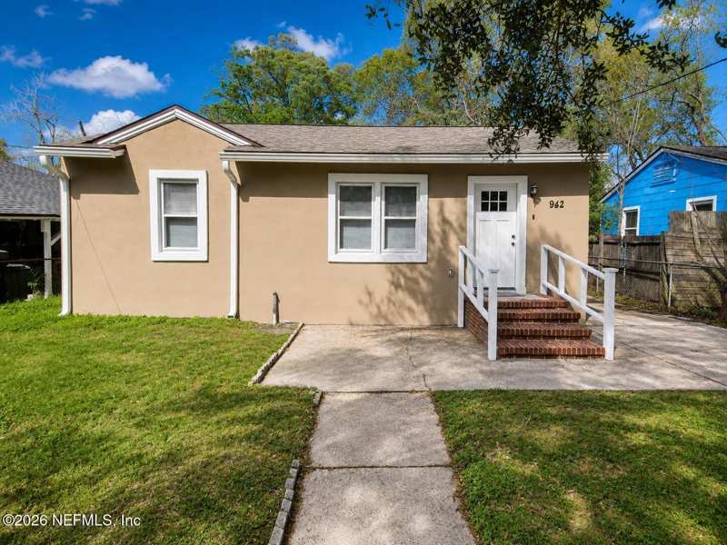 2 bedroom Single Family Residence at 942 Saranac Street, Woodstock Park, Jacksonville — photo 1