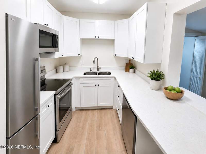 2 bedroom Single Family Residence at 942 Saranac Street, Woodstock Park, Jacksonville — photo 3