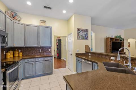 1909 Tuscan Oaks Court, Fleming Island FL - photo 16 of 76
