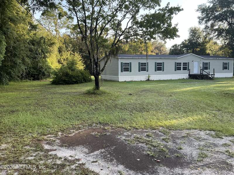 4 bedroom Mobile Home at 5206 Silver Lake Drive #Unit 2, Palatka, Palatka — photo 3