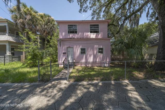141 E 5TH Street