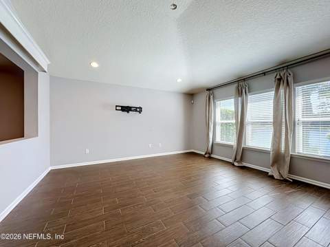 15971 Hutton Lane, Jacksonville FL - photo 7 of 42