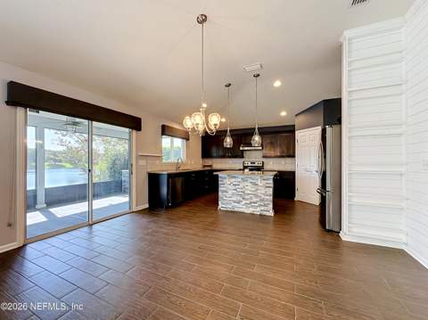 15971 Hutton Lane, Jacksonville FL - photo 10 of 42