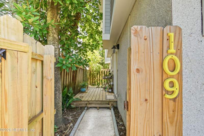 2 bedroom Townhouse at 109 Pine Street, Saltair, Atlantic Beach — photo 5