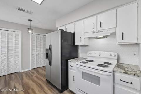 4446 Tyne Court, Jacksonville FL - photo 19 of 44