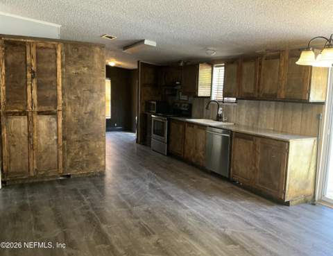 130 Yancey Circle, Satsuma FL - photo 8 of 16