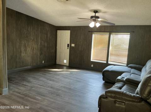 130 Yancey Circle, Satsuma FL - photo 10 of 16