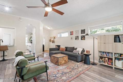 7611 Leafy Forest Way, Jacksonville FL - photo 15 of 50