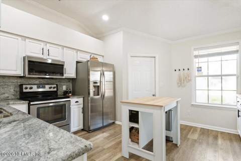 7611 Leafy Forest Way, Jacksonville FL - photo 20 of 50