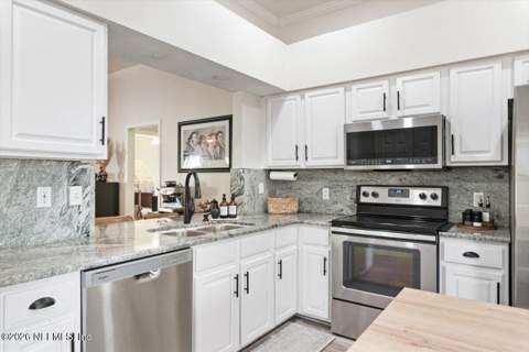 7611 Leafy Forest Way, Jacksonville FL - photo 21 of 50