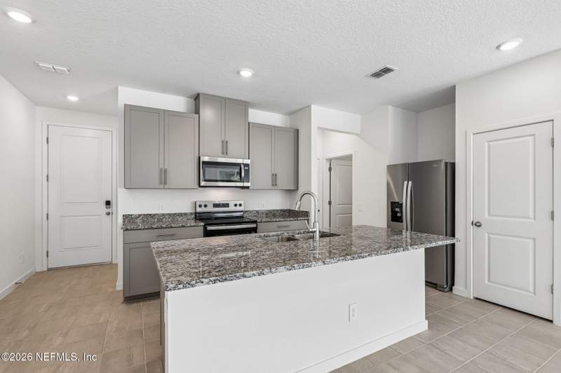 3 bedroom Townhouse at 3762 Cairo Way, District at Oakleaf Village, Jacksonville — photo 5