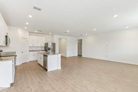7309 Everett Forest Drive, Jacksonville FL - photo 7 of 26