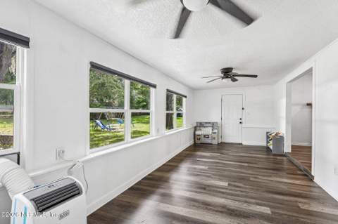 212 Dogwood Drive, Interlachen FL - photo 16 of 46