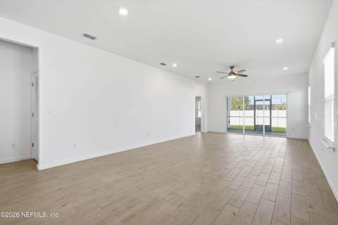 6896 Friendship Fountain Avenue, Jacksonville FL - photo 13 of 36